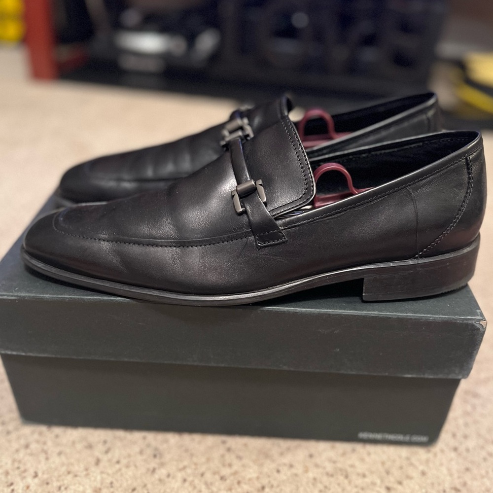 Kenneth Cole Black Leather Slip-On Loafers